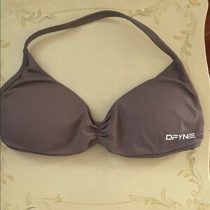 DFYNE Women's Gray work out top - Chic Halter